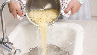 Makarna suyunu dökerek asrın hatasını yapıyorsunuz!