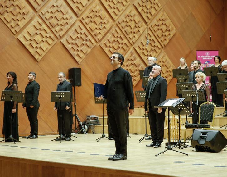 Devlet Çoksesli Korosu "Anadolu'nun Nefesi" konserini maden şehitlerine ithaf etti G3