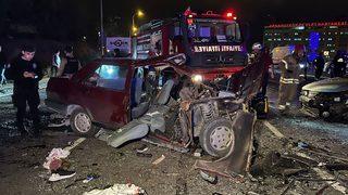 Arnavutköy'deki feci kazada can pazarı! İtfaiye ekipleri zamanla yarıştı! 2 ölü, 7 yaralı