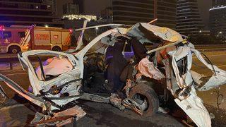 İstanbul'da kamyonet ile hafif ticari aracın çarpıştığı kazada 1 kişi öldü, 2 kişi yaralandı