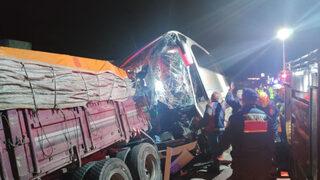 Amasya'da yolcu otobüsü kaza yaptı! Ölü ve yaralılar var