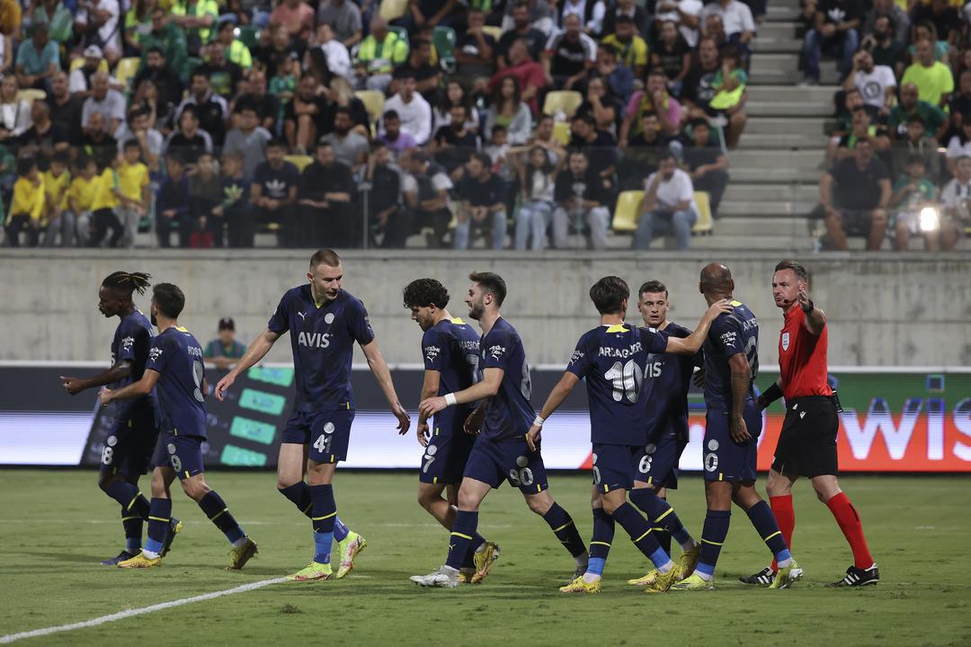 Son dakika: 'Arda G&uuml;ler gidecek' derken, Avrupa devleri ona hayran kaldı! İsmail Y&uuml;ksek, performansıyla b&uuml;y&uuml;l&uuml;yor...