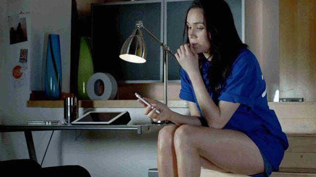 Meghan Markle'dan geçmiş tirafı! Sütyenimize dolgu koyup...