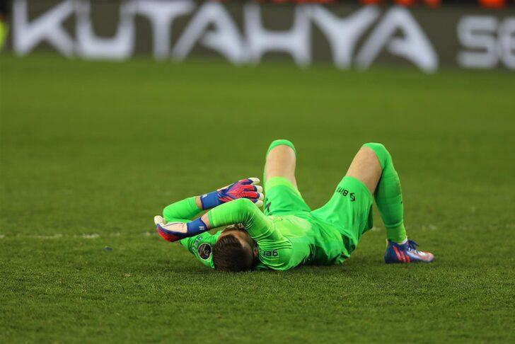 Son dakika: "3 yıllık imza!" Barcelona, Galatasaray'a engel oluyor! Fernando Muslera'nın yerine düşünülen Inaki Pena'ya yeni kontrat... G4