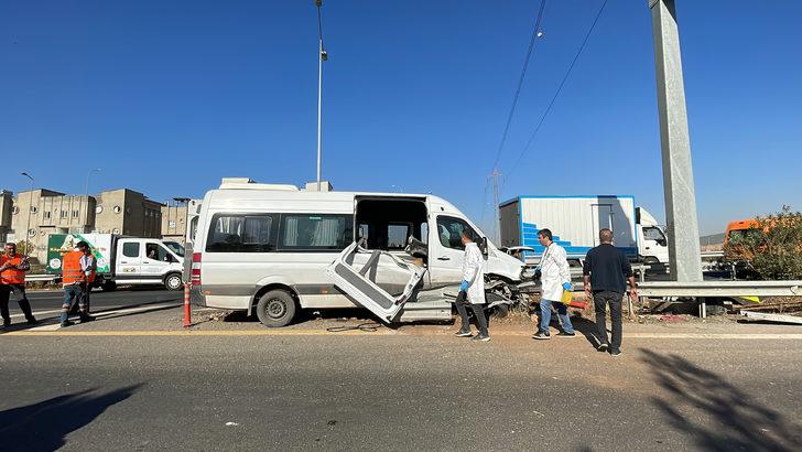 Gaziantep'te bariyere çarpan işçi servisindeki 1 kişi öldü, 5 kişi yaralandı G1