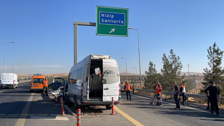 Gaziantep'te bariyere çarpan işçi servisindeki 1 kişi öldü, 5 kişi yaralandı G4