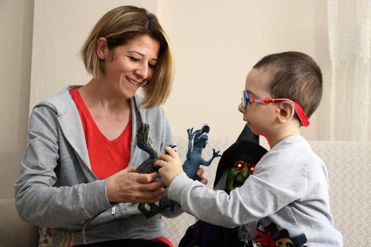 ABD'de kulak ameliyatı olan 4 yaşındaki Alperen, sağlığına kavuştu G3