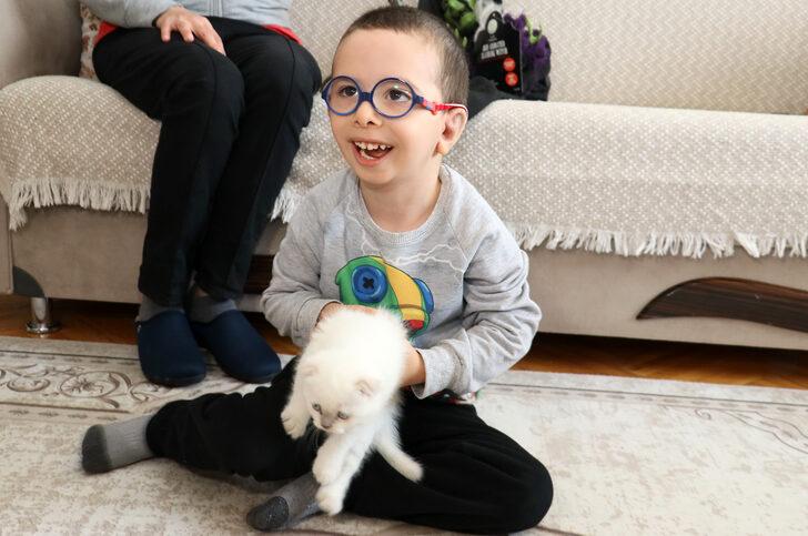 ABD'de kulak ameliyatı olan 4 yaşındaki Alperen, sağlığına kavuştu G4