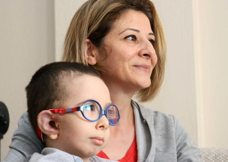 ABD'de kulak ameliyatı olan 4 yaşındaki Alperen, sağlığına kavuştu G5