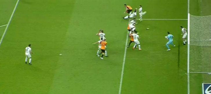 Son dakika: "Artık kasıt arıyoruz!", "Söz, daha dikkatli olunacak!" Tam 9 pozisyon ve kare kare o anlar! Galatasaray'ın TFF çıkarmasındaki konuşmalar deşifre oldu.... G3