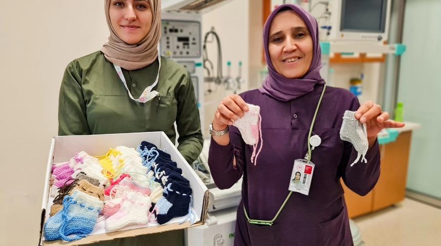 Ördüğü patikleri hayır için annesinin vefat ettiği hastaneye gönderdi