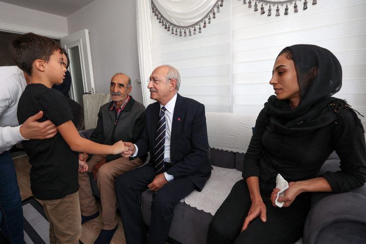 Kılıçdaroğlu'ndan şehit polis memuru Sedat Gezer'in ailesine taziye ziyareti G4
