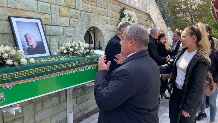 İş adamı Erol Tabanca'nın annesi son yolculuğuna uğurlandı G2