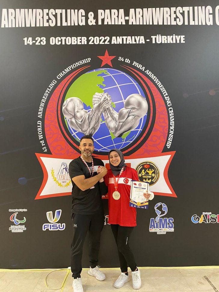 Parmağı kırılan milli sporcu Dünya Bilek Güreşi Şampiyonası'nda altın madalyayı kaçırdı G2