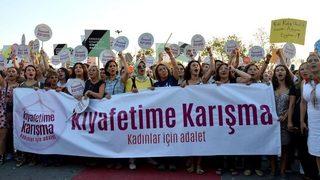 Kadınlardan 'Kıyafetime karışma' eylemi