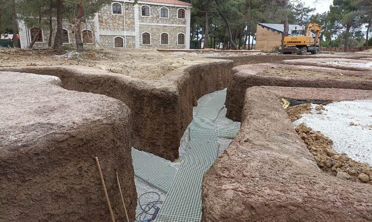 Çanakkale Zaferi'nin ziyaretçilere canlandırmalarla anlatılacağı siperler hazırlanıyor G3