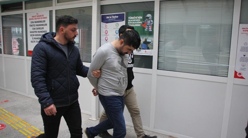 Kocaeli'de eşini ve kayınpederini tabancayla öldüren şüpheli adliyede