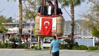 Fethiye'de muhtarlar ilk defa sıcak hava balonuna bindi