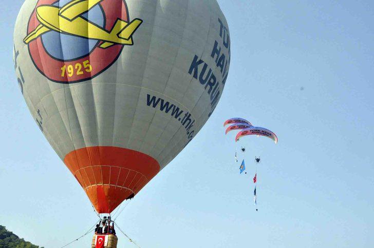 Fethiye'de muhtarlar ilk defa sıcak hava balonuna bindi G2