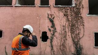 Beşiktaş Belediyesi kentsel dönüşüm kapsamında 2 binanın yıkımını gerçekleştirdi