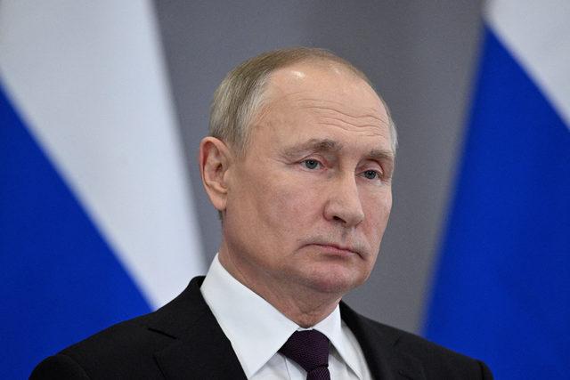 FOTO: Rusiya prezidenti Putin Astanada mətbuat konfransında iştirak edir