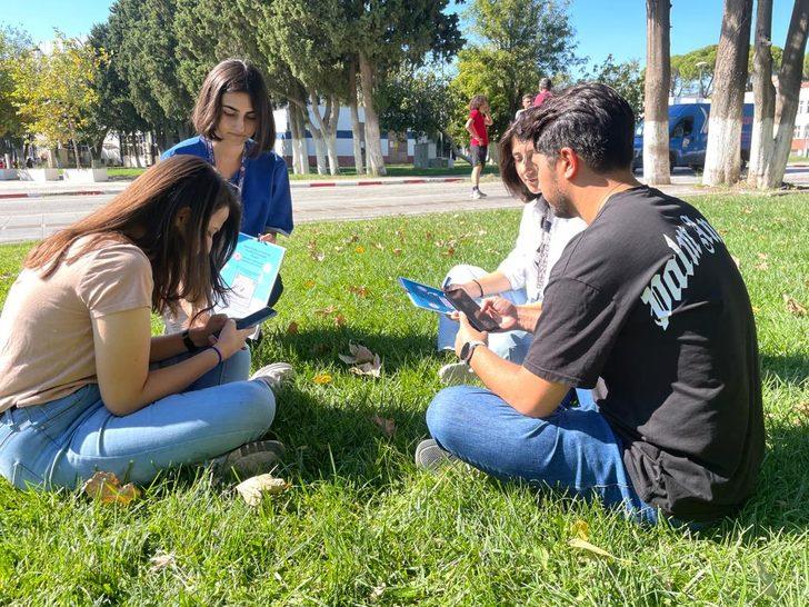 İzmir'de tıp öğrencilerinden kadavra bağışı için bilgilendirme çalışması G5