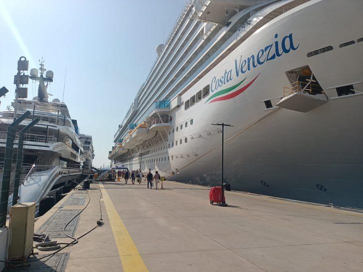 Bodrum'a "Costa Venezia" kruvaziyeri ile 1523 yolcu geldi G3
