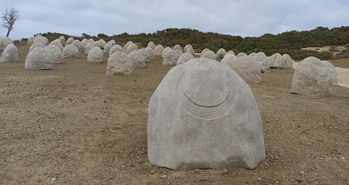 &Ccedil;anakkale'de 322 şehit mezarının bulunduğu Projekt&ouml;r Tepe Şehitliği ihya ediliyor