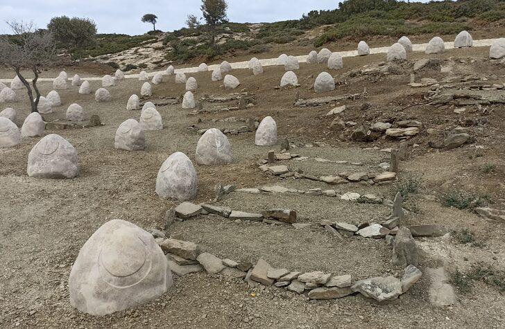 Çanakkale'de 322 şehit mezarının bulunduğu Projektör Tepe Şehitliği ihya ediliyor G2