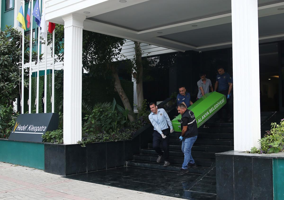 Alanya'da savcı otel odasında &ouml;l&uuml; bulundu