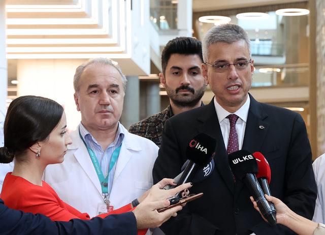 İstanbul İl Sağlık Müdürü Memişoğlu maden ocağındaki patlamada yaralananları ziyaret etti