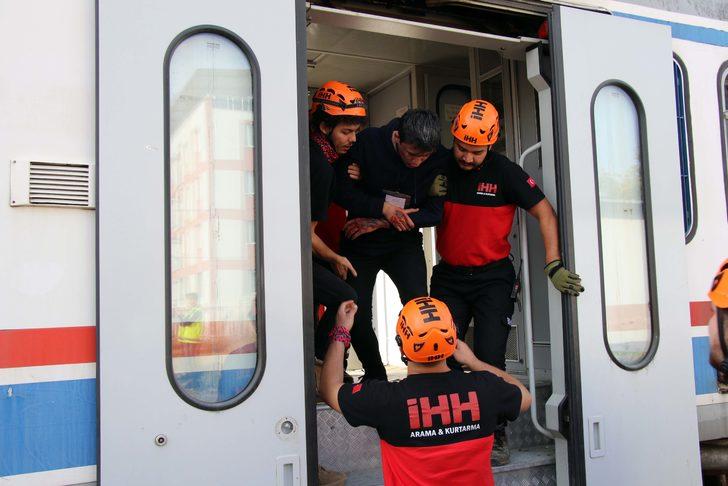 Uşak'ta deprem, yangın ve tahliye tatbikatı yapıldı G4