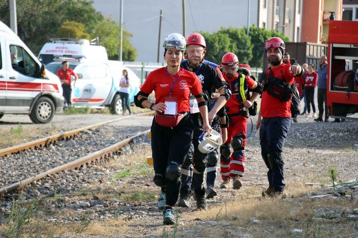 Uşak'ta deprem, yangın ve tahliye tatbikatı yapıldı G5