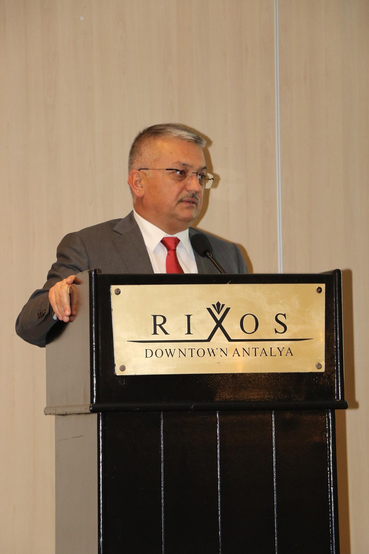 Antalya'da 2022 turizminin başarısının temelini "atılan doğru adımlar" oluşturuyor