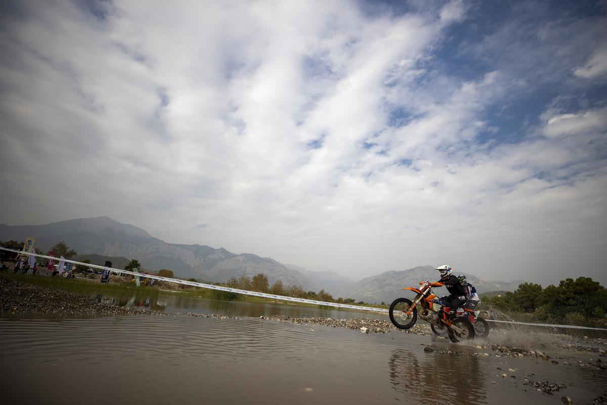 Sea To Sky Enduro Yarışları'nın plaj etabını Wade Young kazandı
