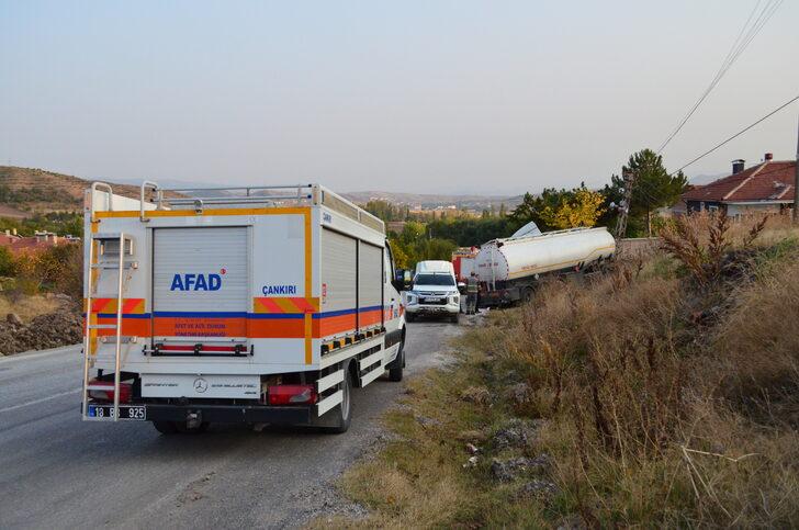 Çankırı'da arıza yapan akaryakıt tankeri sürücüsüz 100 metre geriye seyrederek yoldan çıktı G5