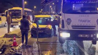 İstanbul'da eşine az rastlanır kaza! Arabanın motoru fırlayarak yolun ortasına düştü