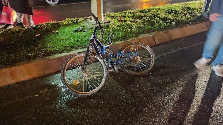 Sakarya'da otomobilin çarptığı bisikletli çocuk yaralandı G3