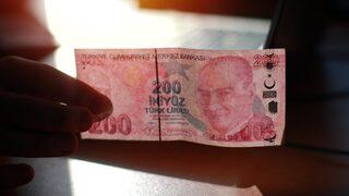 Son dakika… Asgari ücret ne kadar olacak? Ne 10 bin, ne 7 bin 500 lira! Asgari ücret zammı tahminini canlı yayında açıkladı