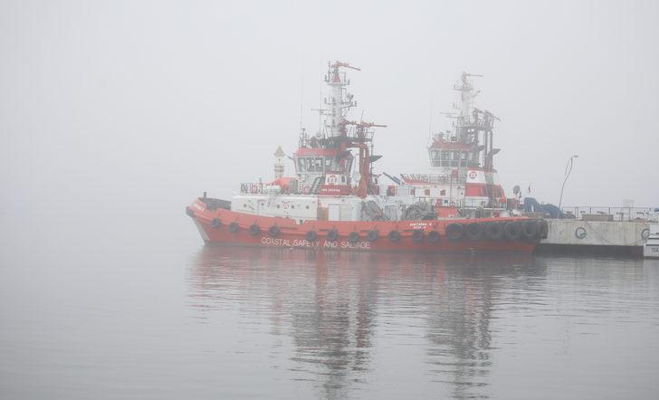 Çanakkale Boğazı sisin etkisini yitirmesiyle gemi geçişlerine açıldı G3