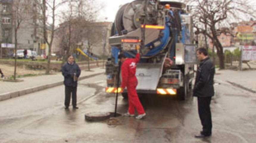 &Uuml;sk&uuml;darda kaynağı belirsiz gaz sızıntısı korkutuyor