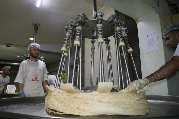 Nane ve biberiyeyle buluşan İzmit pişmaniyesi beğeniliyor G3