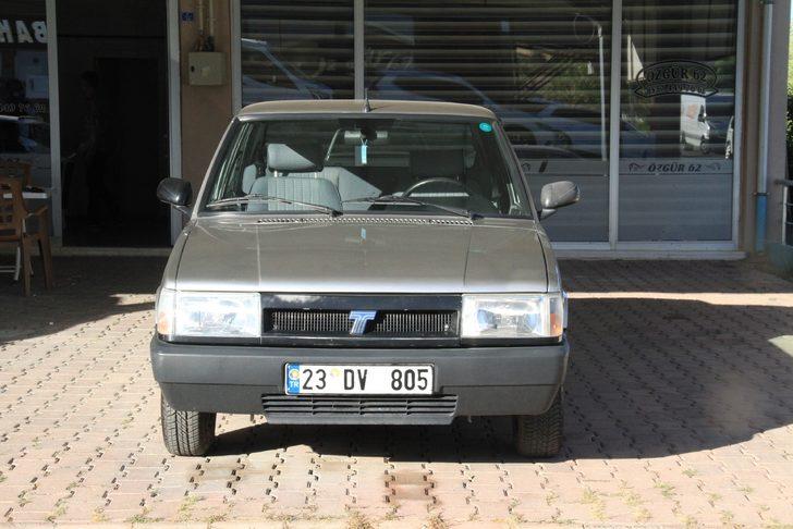 2000 model aracını gözünden bile sakınıyor! Kilometre yazmasın diye çekici ile taşıdı: Böyle bir araç insanın eline kolay kolay geçmez G2