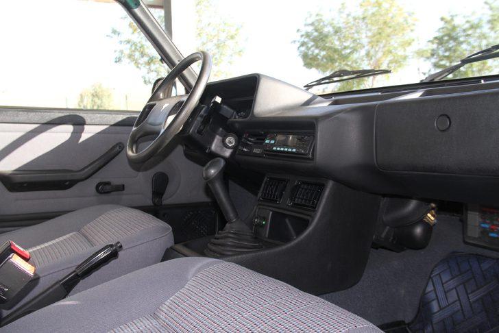 2000 model aracını gözünden bile sakınıyor! Kilometre yazmasın diye çekici ile taşıdı: Böyle bir araç insanın eline kolay kolay geçmez G4