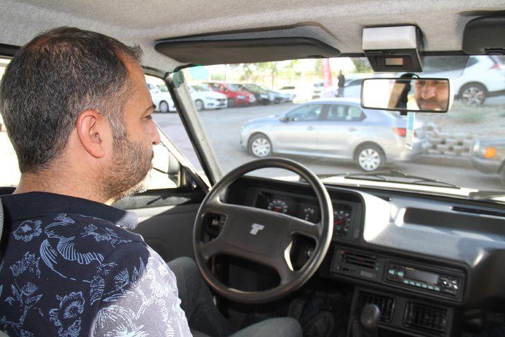 2000 model aracını gözünden bile sakınıyor! Kilometre yazmasın diye çekici ile taşıdı: Böyle bir araç insanın eline kolay kolay geçmez G5