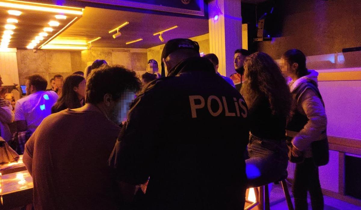 Kocaeli&rsquo;nde eğlence mekanlarına şok baskın: 800 kişi sorgulandı