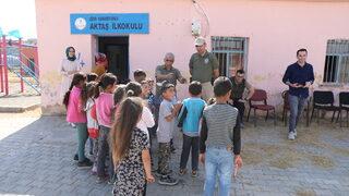 Iğdır'ın köylerindeki öğrencilere doğa bilinci aşılanıyor
