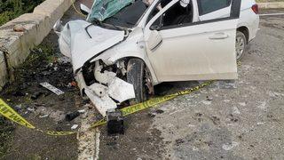 Sivas'ta refüje çarpan otomobilin sürücüsü öldü