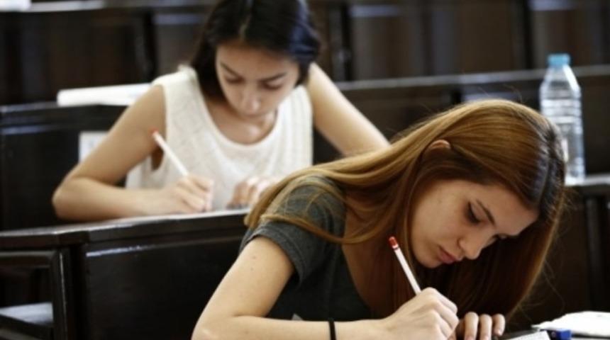 &Uuml;niversitelerde 60 bin kontenjan boş kaldı