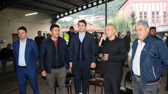 Zonguldak'ta madenciler patlamada hayatını kaybeden işçiler için dua etti